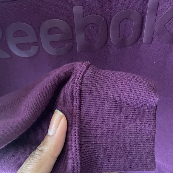 Rebook dark a purple sweatshirts - Picture 3 of 5